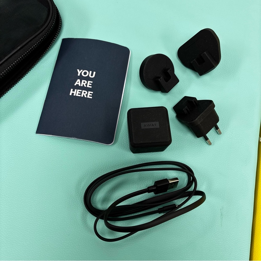 Away Travel International Plug Adapter Kit - Picture 4 of 4